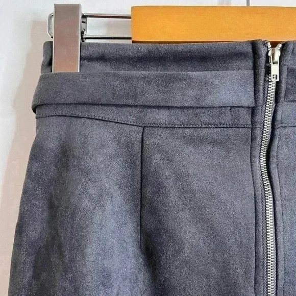 Ya  Ya and Co. Grey Suede-Like Skirt Size M - Picture 8 of 10